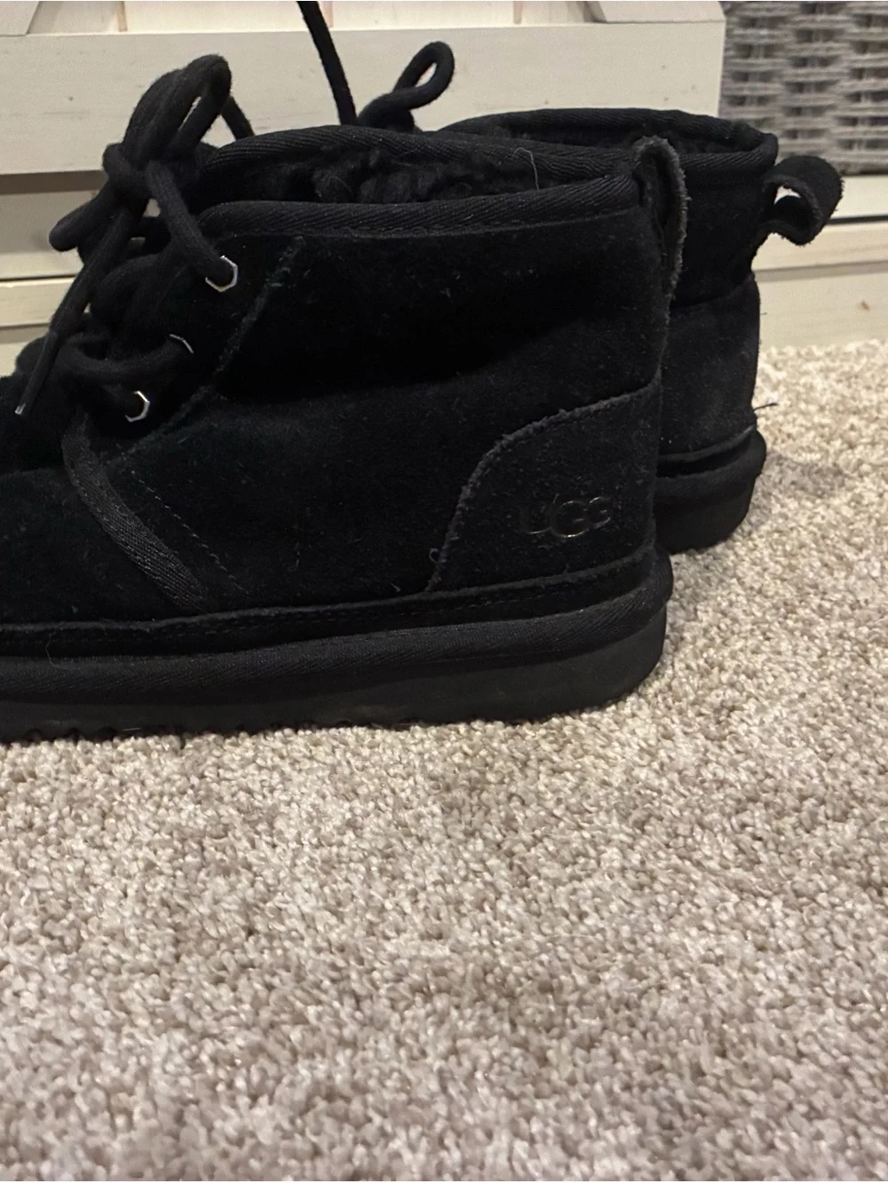 UGG kids Black Suede Neumel chukka Boot - Lace-Up Ankle